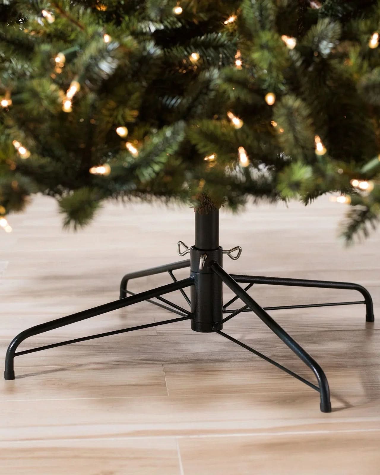 Árvore de Natal California Baby Redwood com Galhos Articulados, Suporte Metálico e Micro LEDs Embutidos - Imagem 4