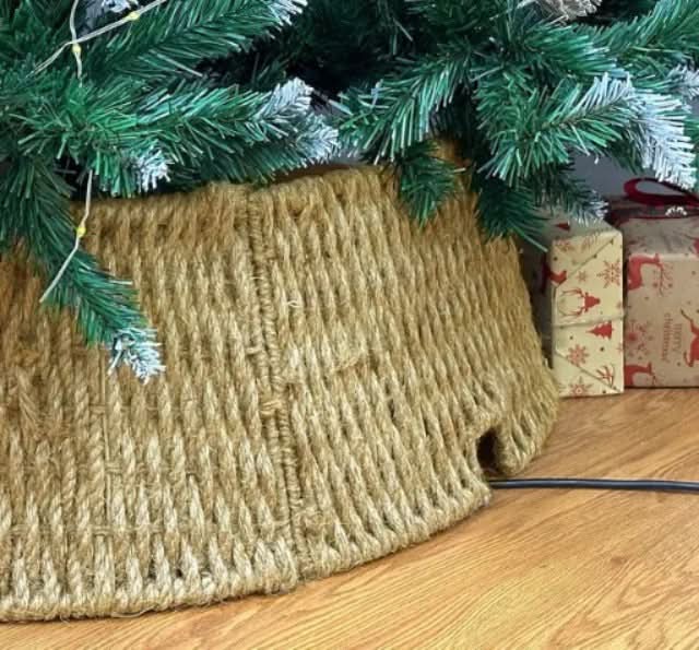 Saia Árvore de Natal Base Rústica 70x50x25cm - Imagem 3